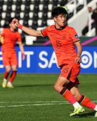 曝上海海港求购彭啸！报价超1000万，媒体人：泰山赶紧续约