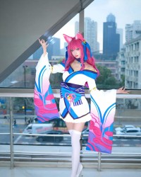 乐鱼体育平台-阿狸cos：晚上好，国服自定义对线阿狸
